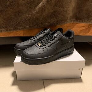 Airforce 1s (black and white)